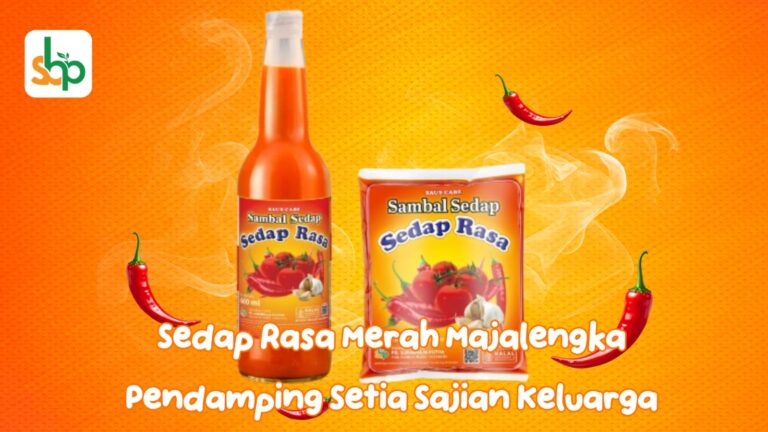 Botol saus Sedap rasa merah majalengka berdampingan dengan sajian jajanan jalakotek hangat