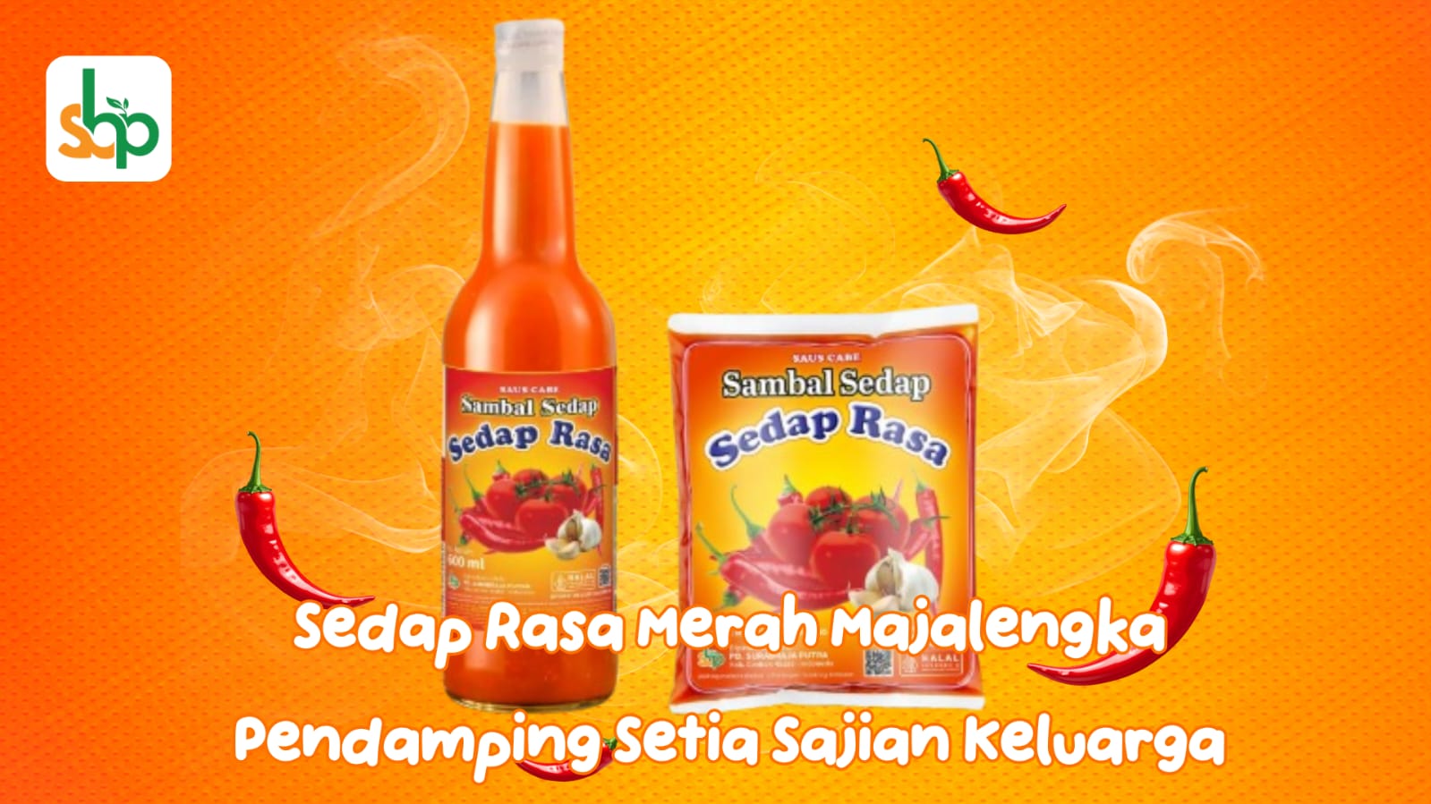 Botol saus Sedap rasa merah majalengka berdampingan dengan sajian jajanan jalakotek hangat